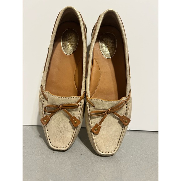 CLARKS ARTISAN Women’s Sz 6.5 Gold Metallic Leather Driving Loafers - Picture 9 of 10